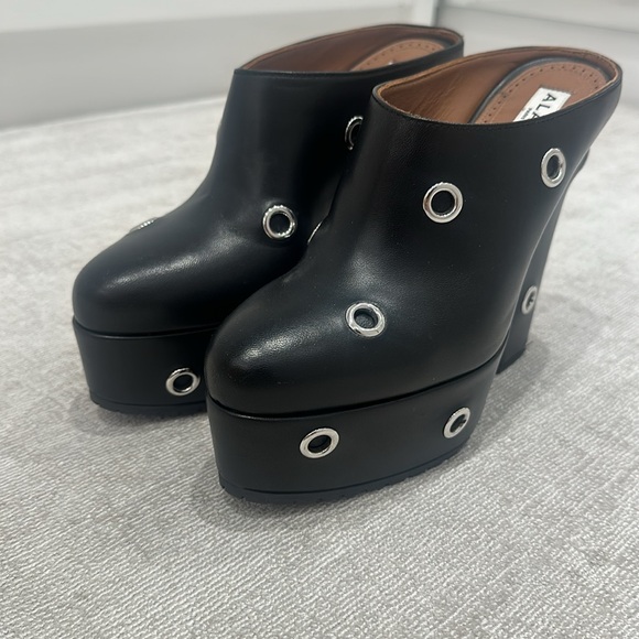 Alaia block heel mule lamb skin maxi eyelets - Picture 3 of 7